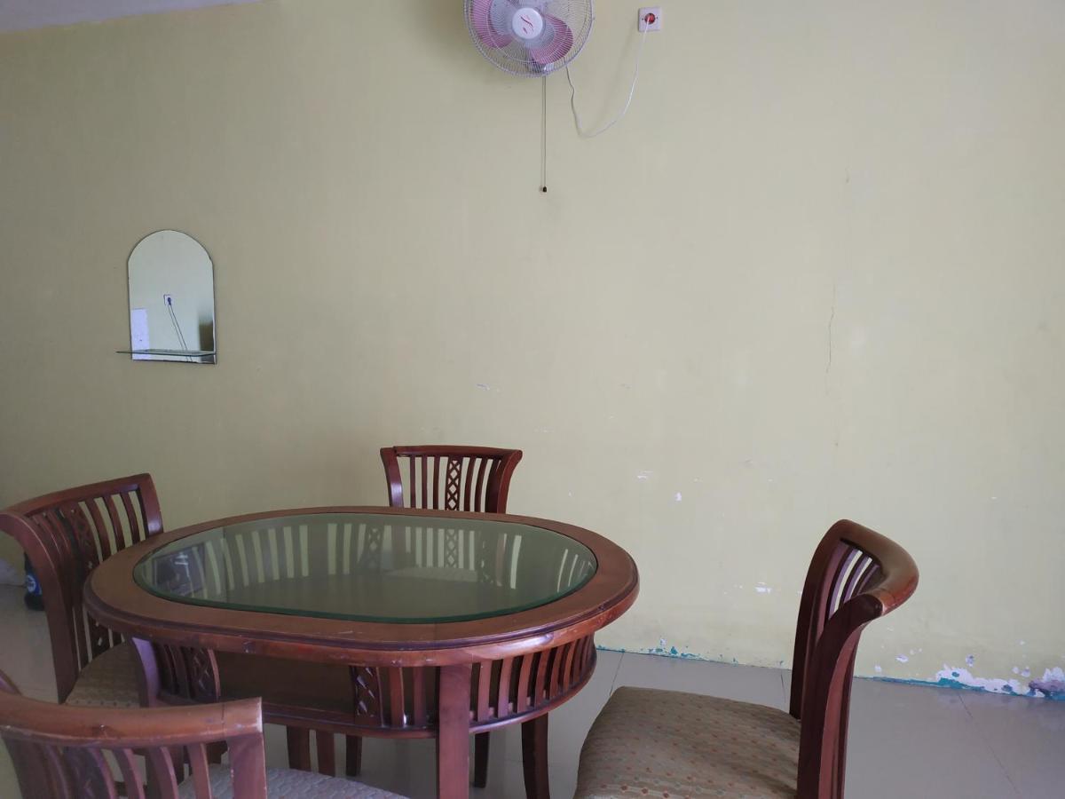 فندق Oyo 3050 Hotasi Seaview Syariah أنيير المظهر الخارجي الصورة